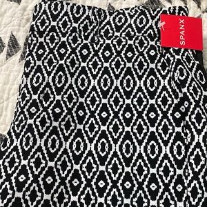 Never been worn spanx shorts size small